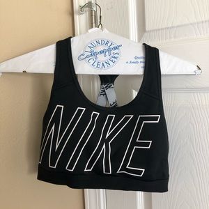 Nike Women’s L Sports Bra